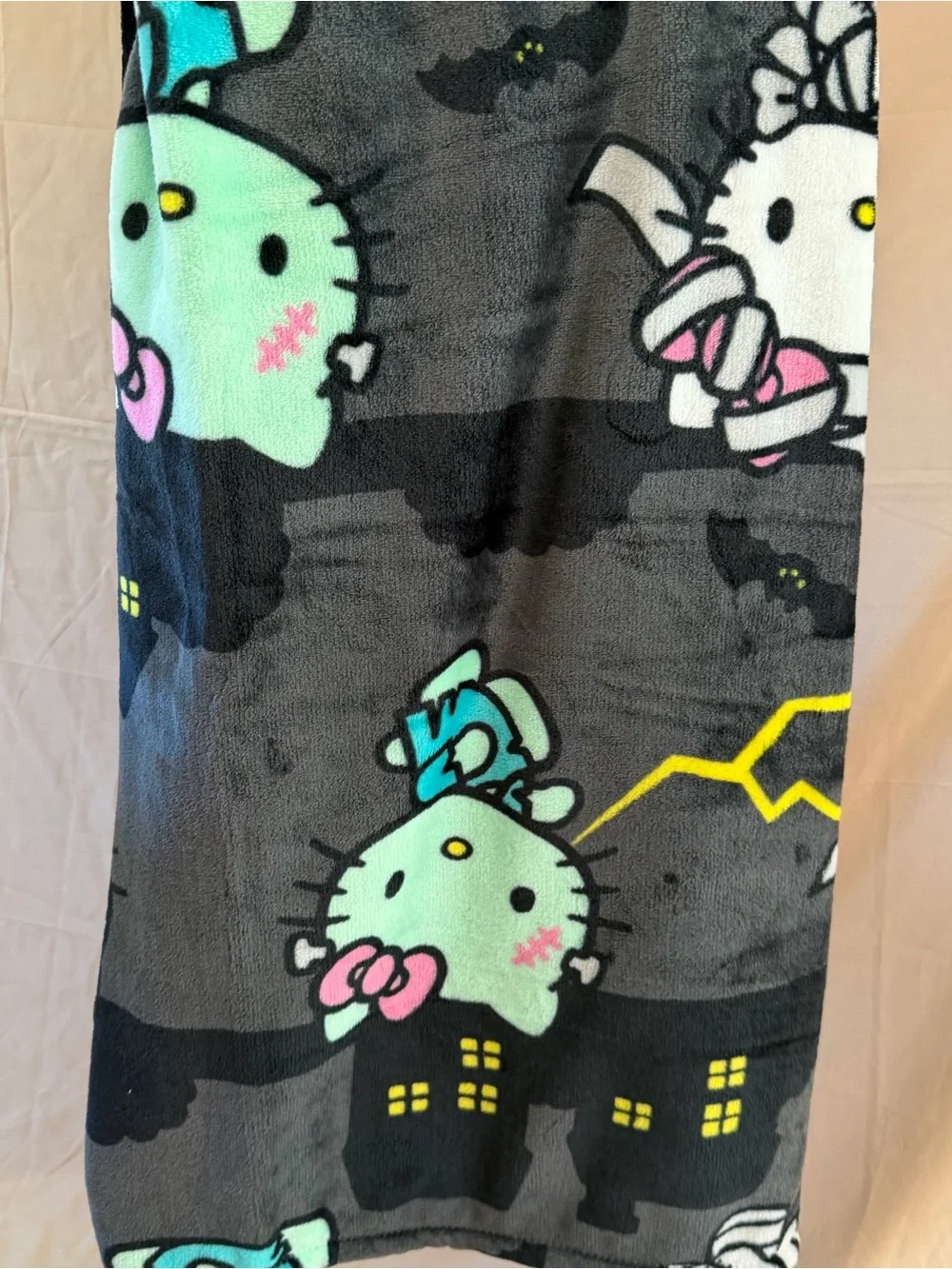 Hello Kitty Frankenstein bat mummy throw blanket Halloween 50x70 NWT